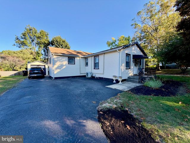 1703 HOLLYWOOD AVE, Blackwood, NJ 08012