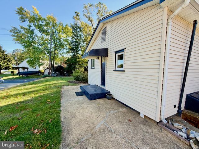 1703 HOLLYWOOD AVE, Blackwood, NJ 08012