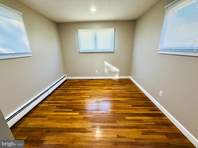 1703 HOLLYWOOD AVE, Blackwood, NJ 08012