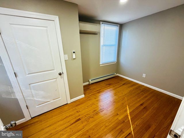 1703 HOLLYWOOD AVE, Blackwood, NJ 08012
