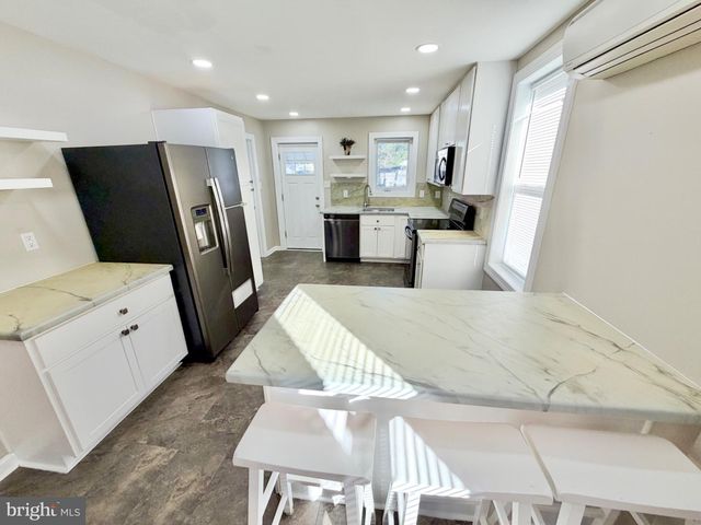 1703 HOLLYWOOD AVE, Blackwood, NJ 08012
