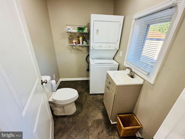 1703 HOLLYWOOD AVE, Blackwood, NJ 08012