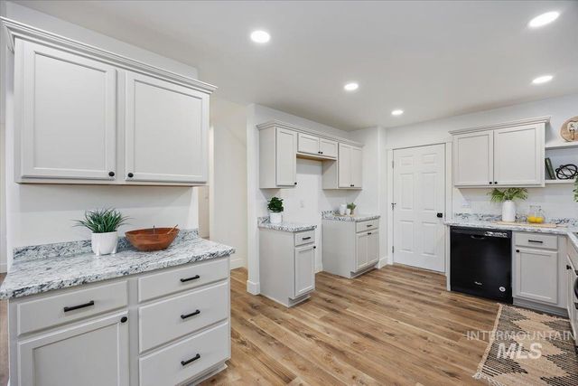 2172 Rusty Ct, Twin Falls, ID 83301