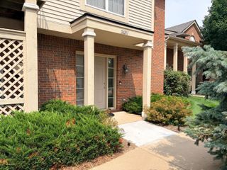 26201 Chesapeake Circle, Commerce Twp, MI 48390