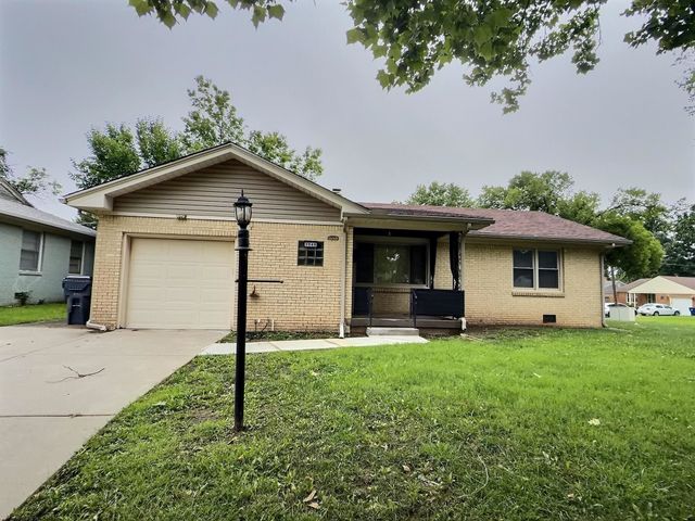 2048 S Ridgewood, Wichita, KS 67218