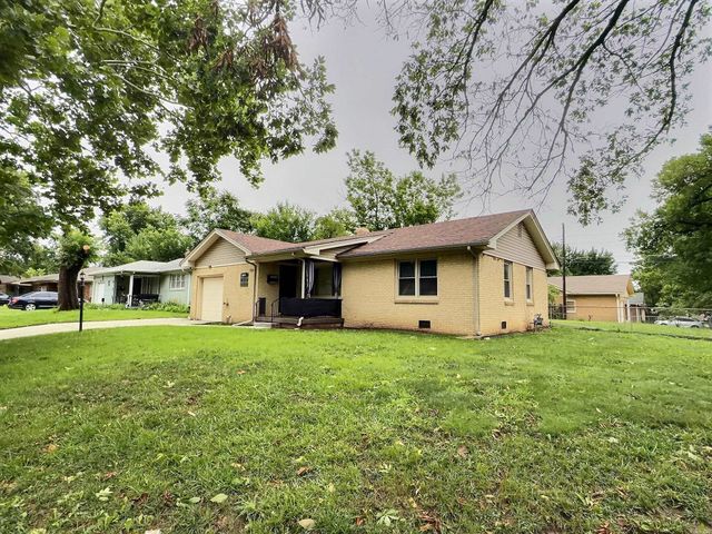 2048 S Ridgewood, Wichita, KS 67218