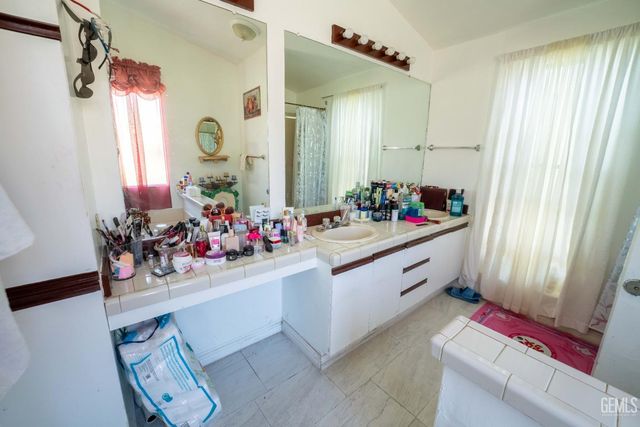 6601 Eucalyptus Dr 34, Bakersfield, CA 93306
