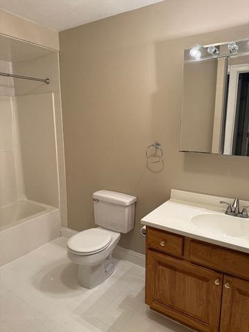 24 Forge Pond H, Canton, MA 02021