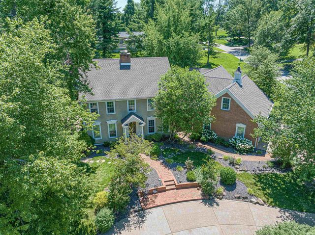 4001 Wood Castle Road, Evansville, IN 47711
