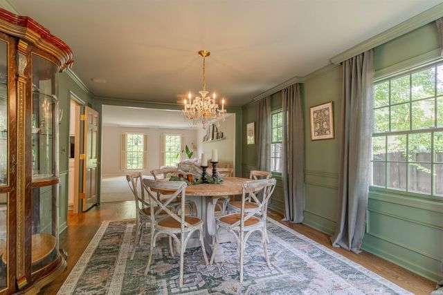 4001 Wood Castle Road, Evansville, IN 47711