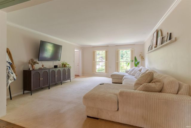 4001 Wood Castle Road, Evansville, IN 47711