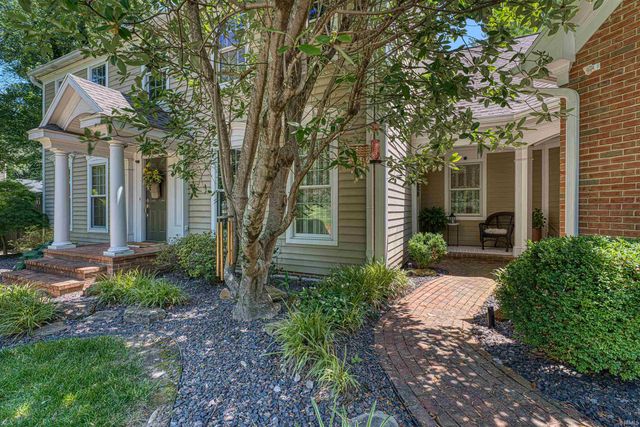 4001 Wood Castle Road, Evansville, IN 47711
