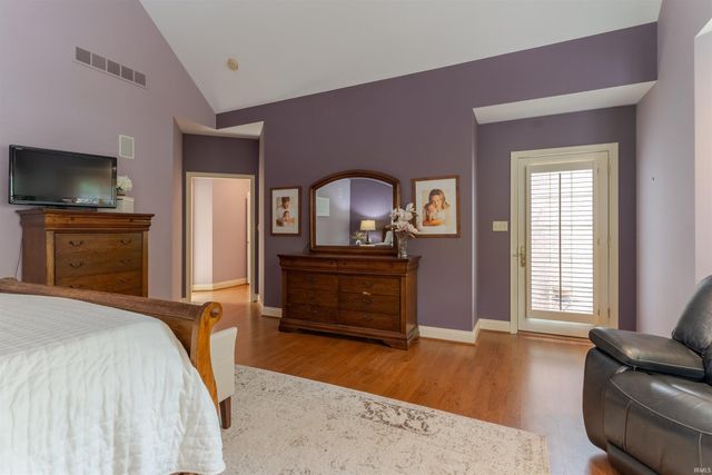 4001 Wood Castle Road, Evansville, IN 47711