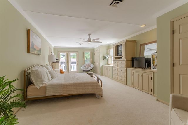 4001 Wood Castle Road, Evansville, IN 47711