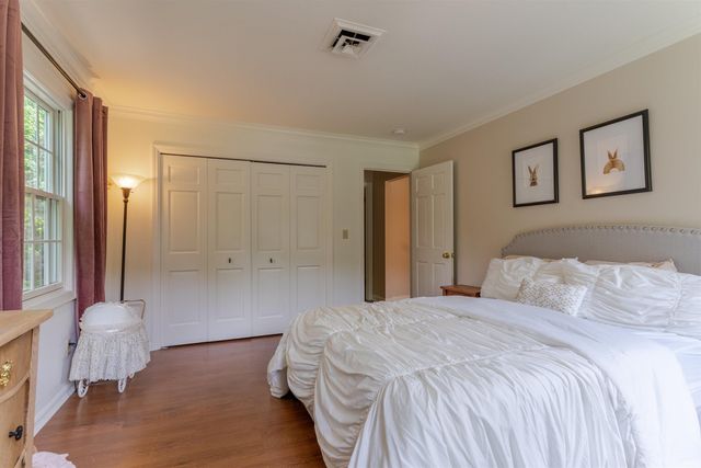 4001 Wood Castle Road, Evansville, IN 47711