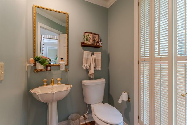 4001 Wood Castle Road, Evansville, IN 47711