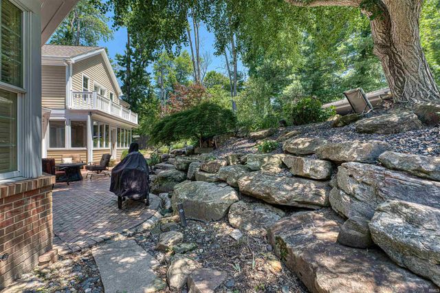 4001 Wood Castle Road, Evansville, IN 47711