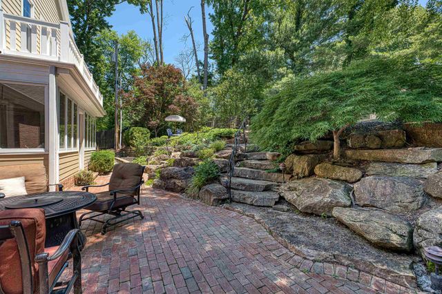 4001 Wood Castle Road, Evansville, IN 47711