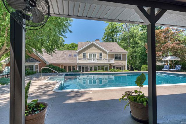 4001 Wood Castle Road, Evansville, IN 47711