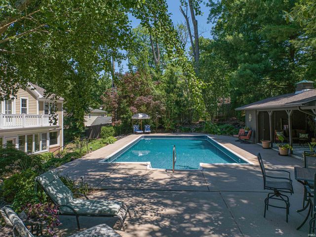 4001 Wood Castle Road, Evansville, IN 47711