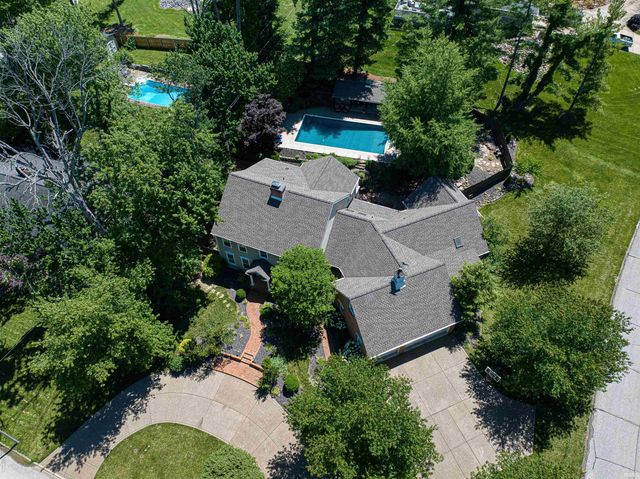 4001 Wood Castle Road, Evansville, IN 47711
