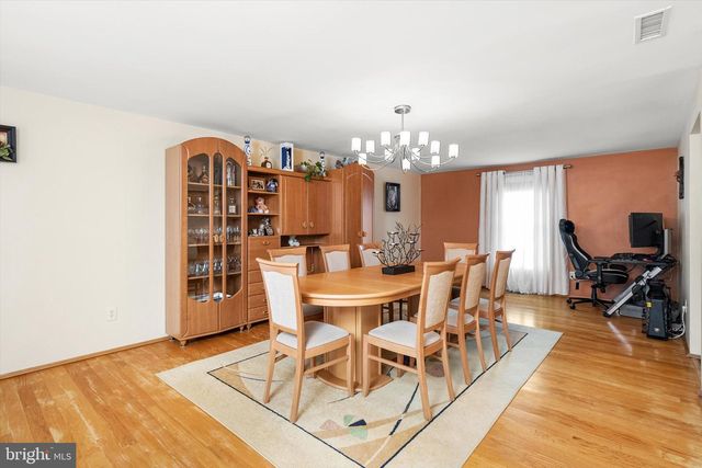 718 WOOD ST, Burlington, NJ 08016