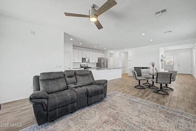 17334 W WANDERING CREEK Road, Goodyear, AZ 85338