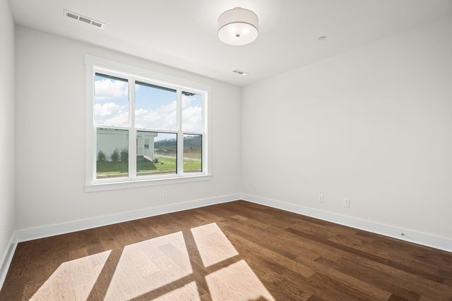 2056 Conductor Ln, Thompsons Station, TN 37179