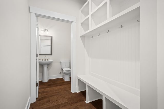 2056 Conductor Ln, Thompsons Station, TN 37179