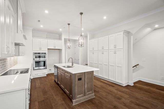 2056 Conductor Ln, Thompsons Station, TN 37179