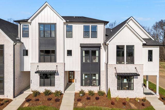 2056 Conductor Ln, Thompsons Station, TN 37179