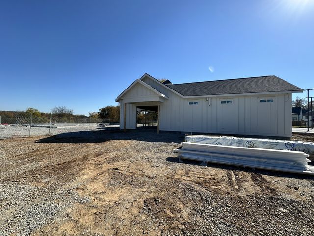 2056 Conductor Ln, Thompsons Station, TN 37179