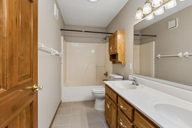 17123 Jonathan Court, Lakeville, MN 55044