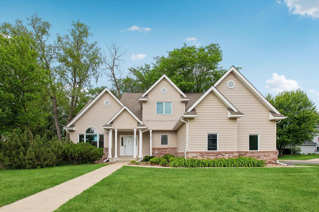 17123 Jonathan Court, Lakeville, MN 55044 — photo 2
