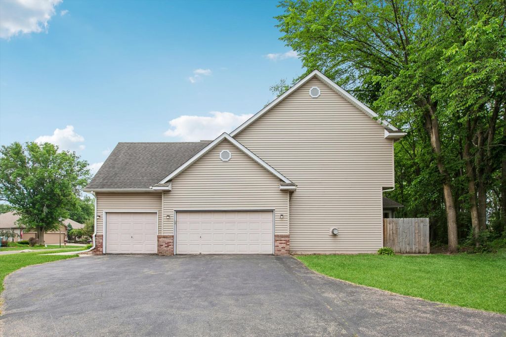 17123 Jonathan Court, Lakeville, MN 55044 — photo 3