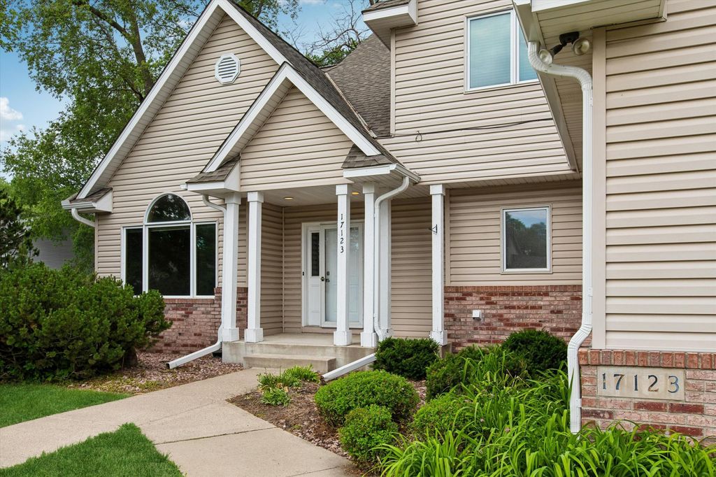 17123 Jonathan Court, Lakeville, MN 55044 — photo 4