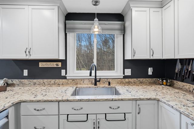 35 Shannon Road, Hampstead, NH 03841