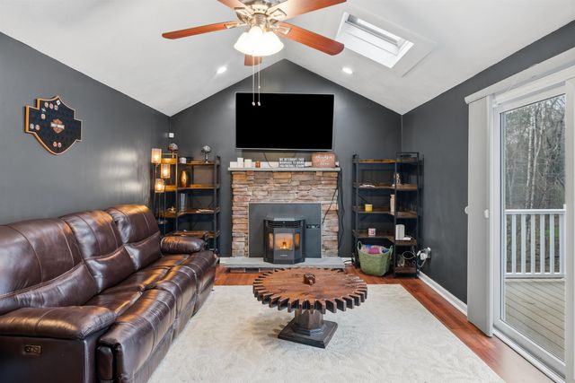 35 Shannon Road, Hampstead, NH 03841