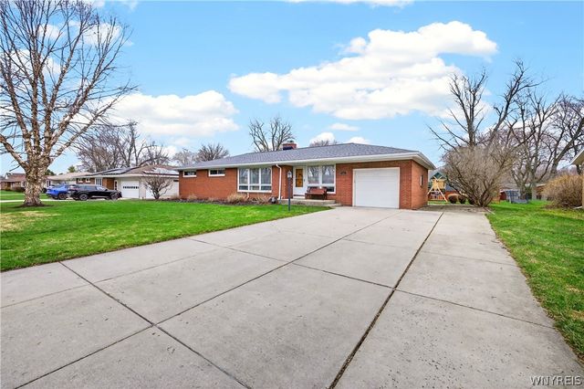 5315 Greenhurst Road, Clarence, NY 14221
