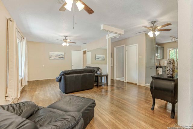 226 Serna, San Antonio, TX 78218