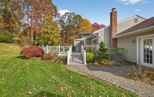 10 Sorgi Court, Plainview, NY 11803