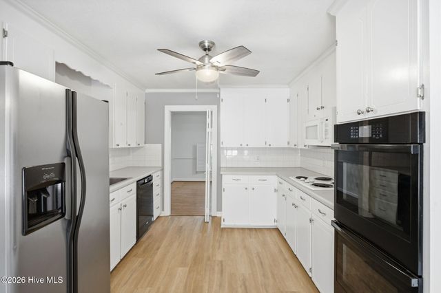 905 Robert E Lee Drive, Wilmington, NC 28412