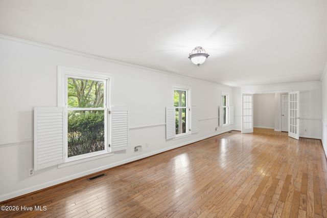 905 Robert E Lee Drive, Wilmington, NC 28412