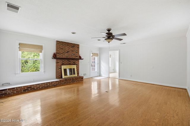 905 Robert E Lee Drive, Wilmington, NC 28412