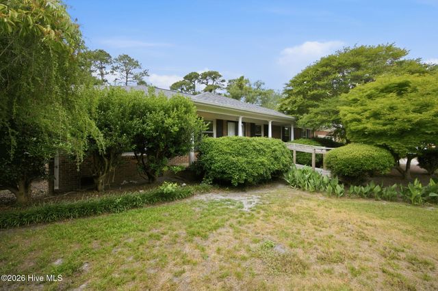 905 Robert E Lee Drive, Wilmington, NC 28412