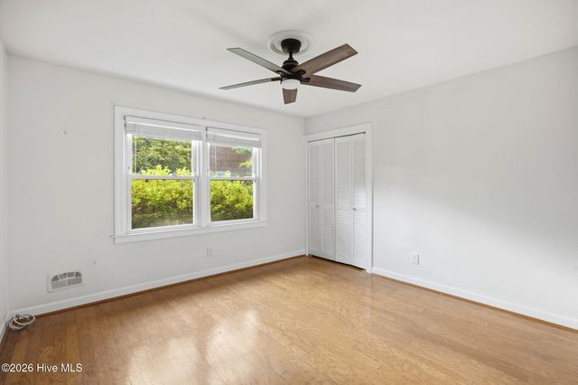 905 Robert E Lee Drive, Wilmington, NC 28412