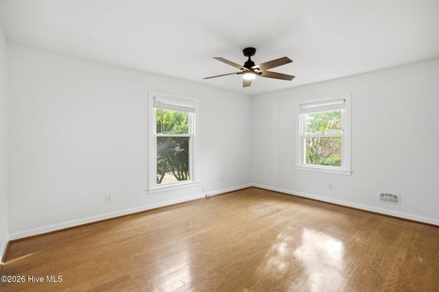 905 Robert E Lee Drive, Wilmington, NC 28412