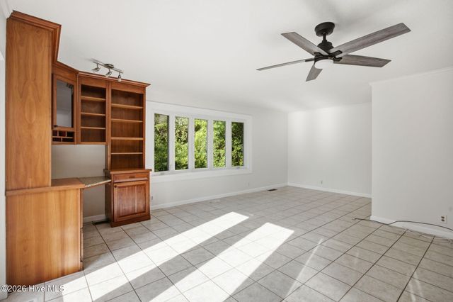905 Robert E Lee Drive, Wilmington, NC 28412