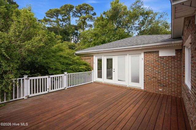905 Robert E Lee Drive, Wilmington, NC 28412
