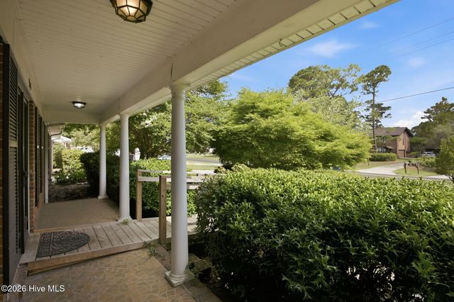905 Robert E Lee Drive, Wilmington, NC 28412